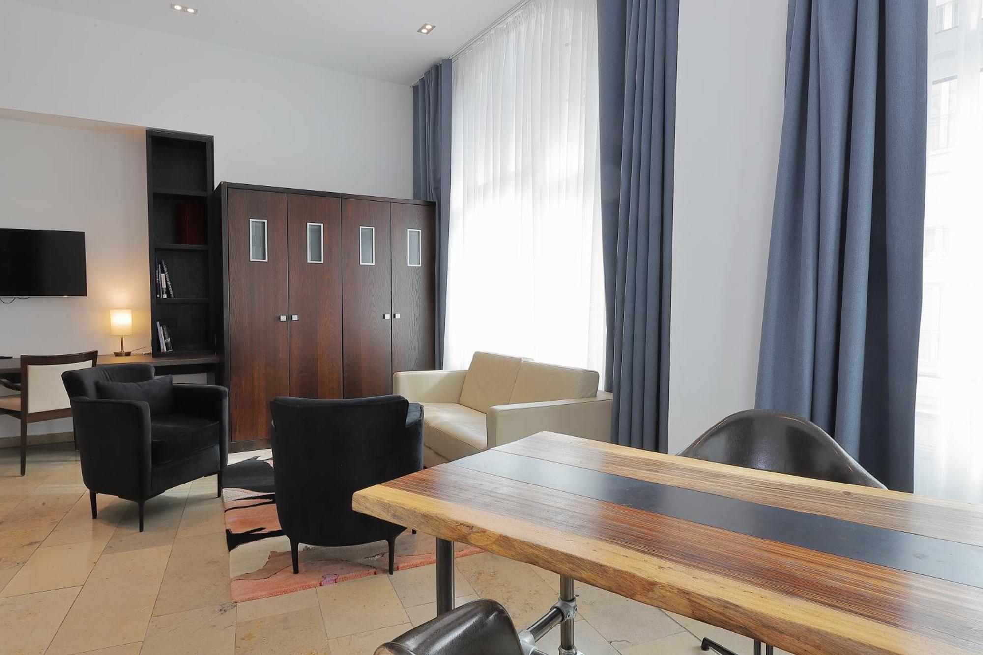 Devin Art Hotel Дюселдорф Екстериор снимка
