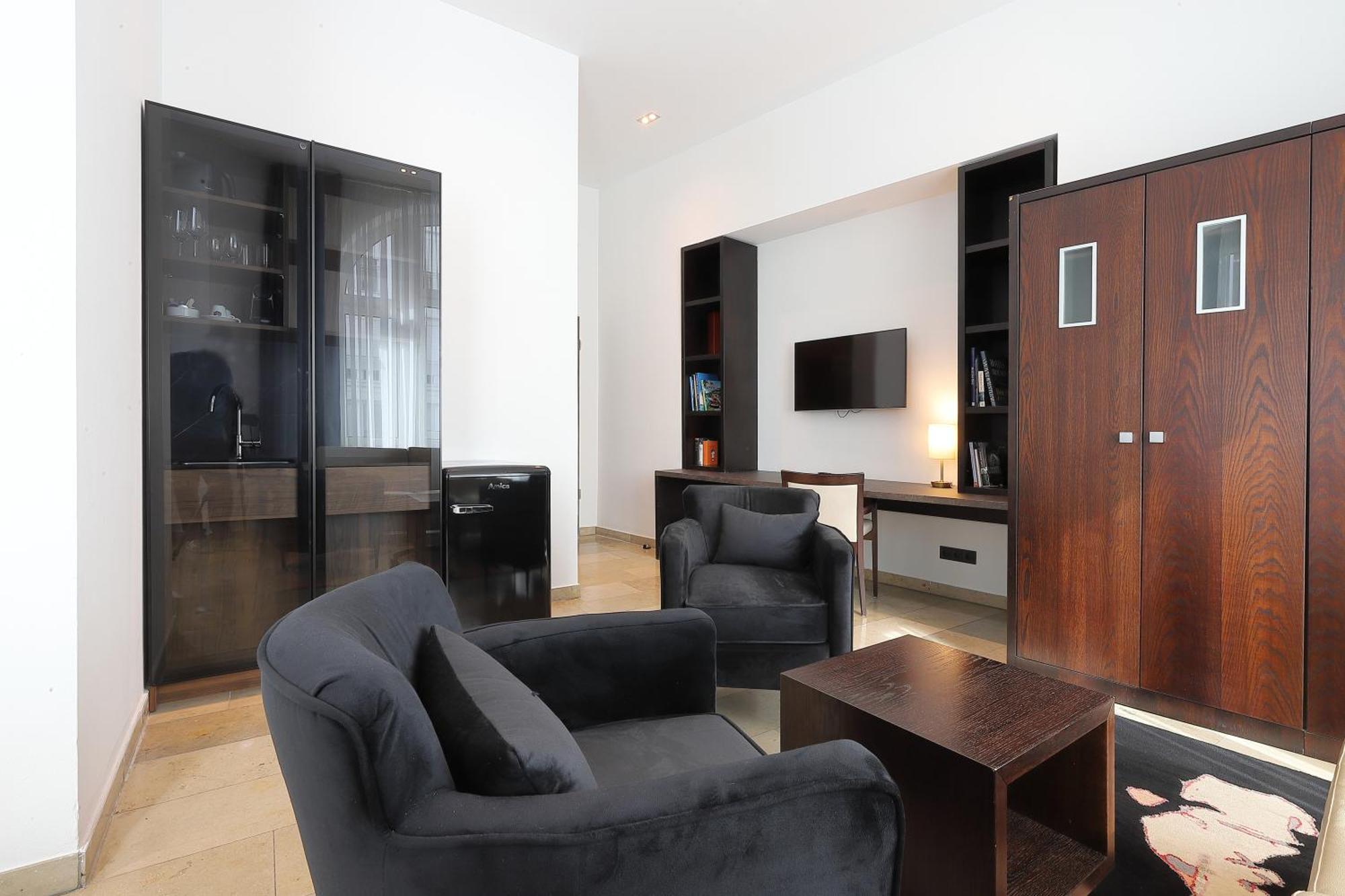Devin Art Hotel Дюселдорф Екстериор снимка