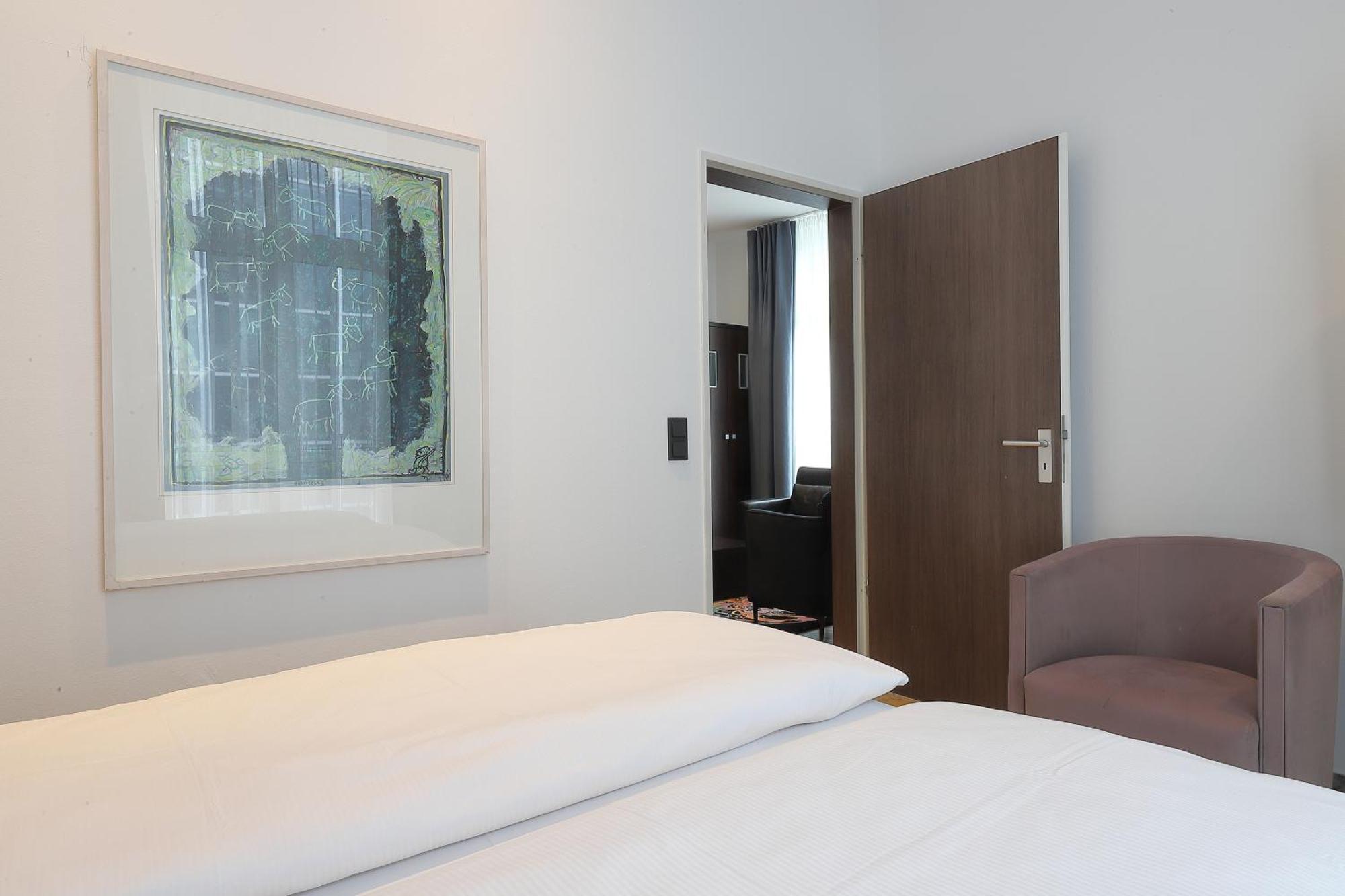 Devin Art Hotel Дюселдорф Екстериор снимка