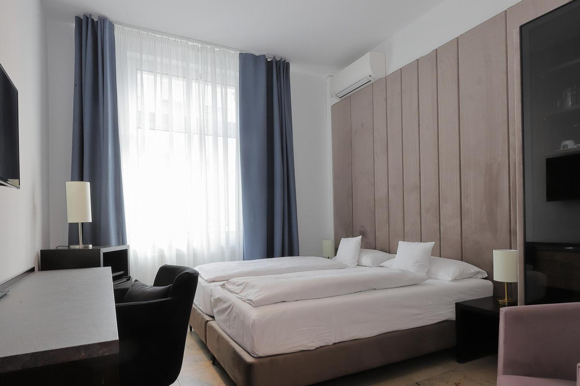 Devin Art Hotel Дюселдорф Екстериор снимка