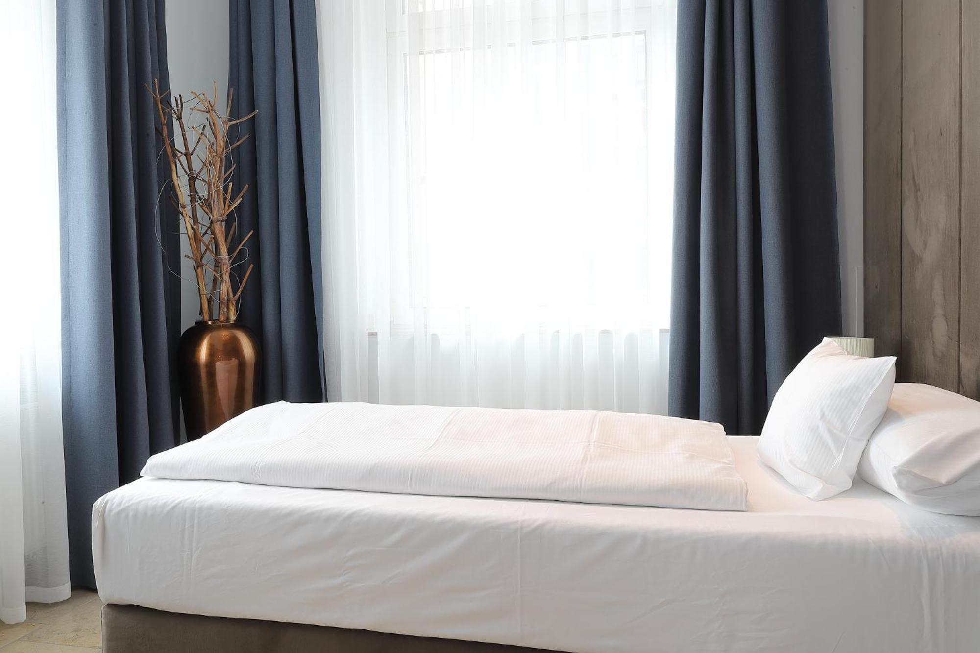 Devin Art Hotel Дюселдорф Екстериор снимка