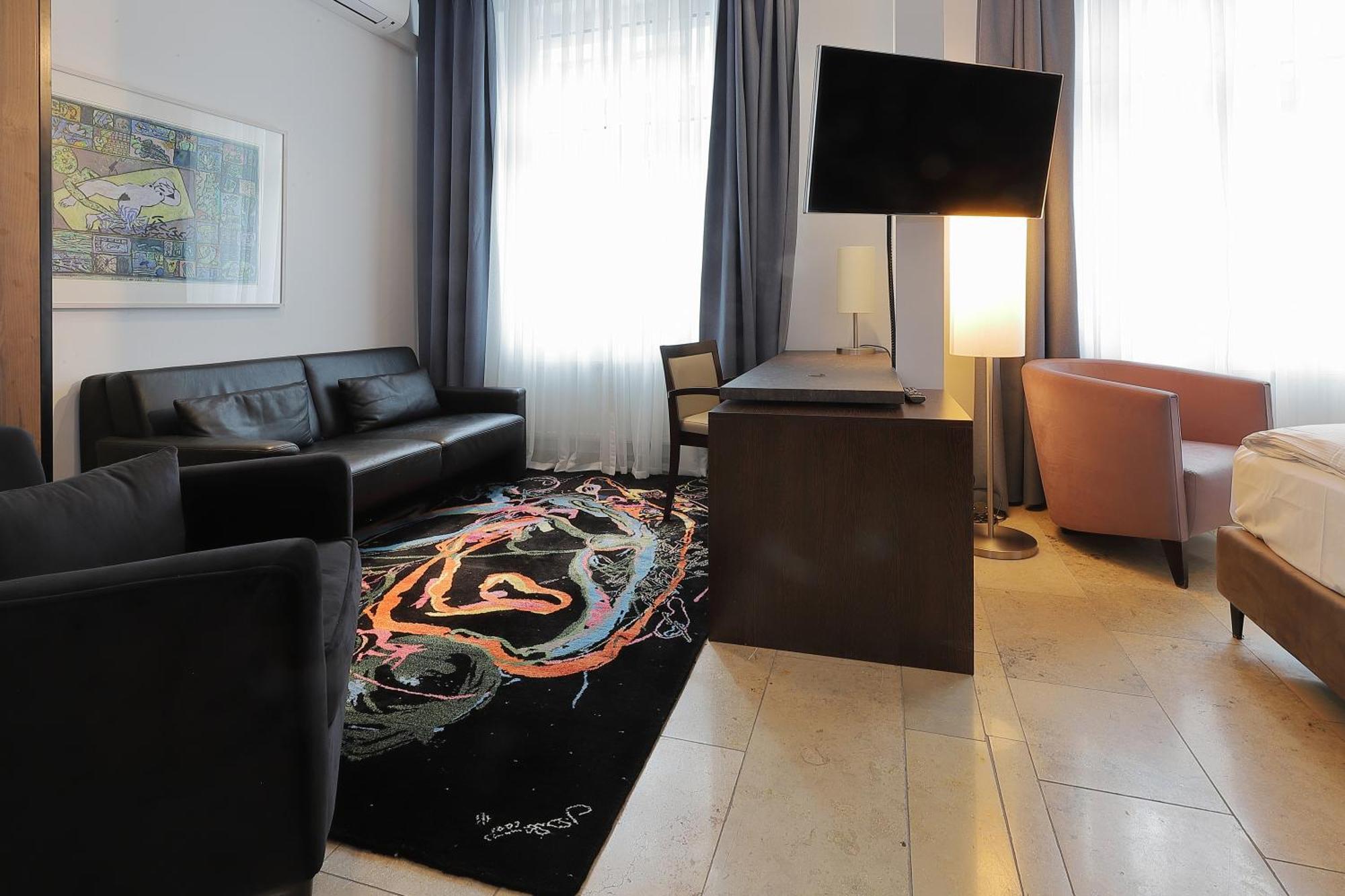 Devin Art Hotel Дюселдорф Екстериор снимка