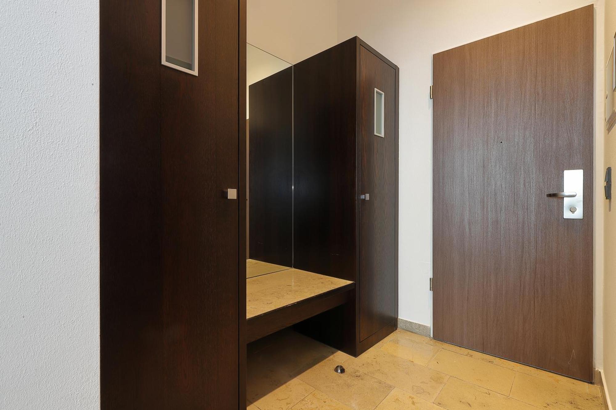 Devin Art Hotel Дюселдорф Екстериор снимка