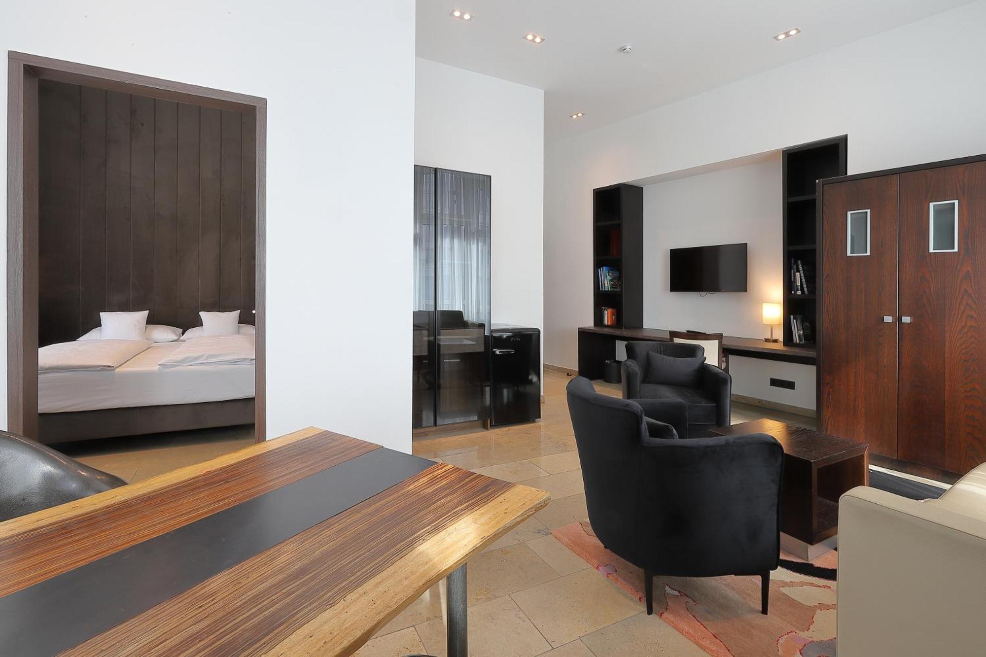 Devin Art Hotel Дюселдорф Екстериор снимка