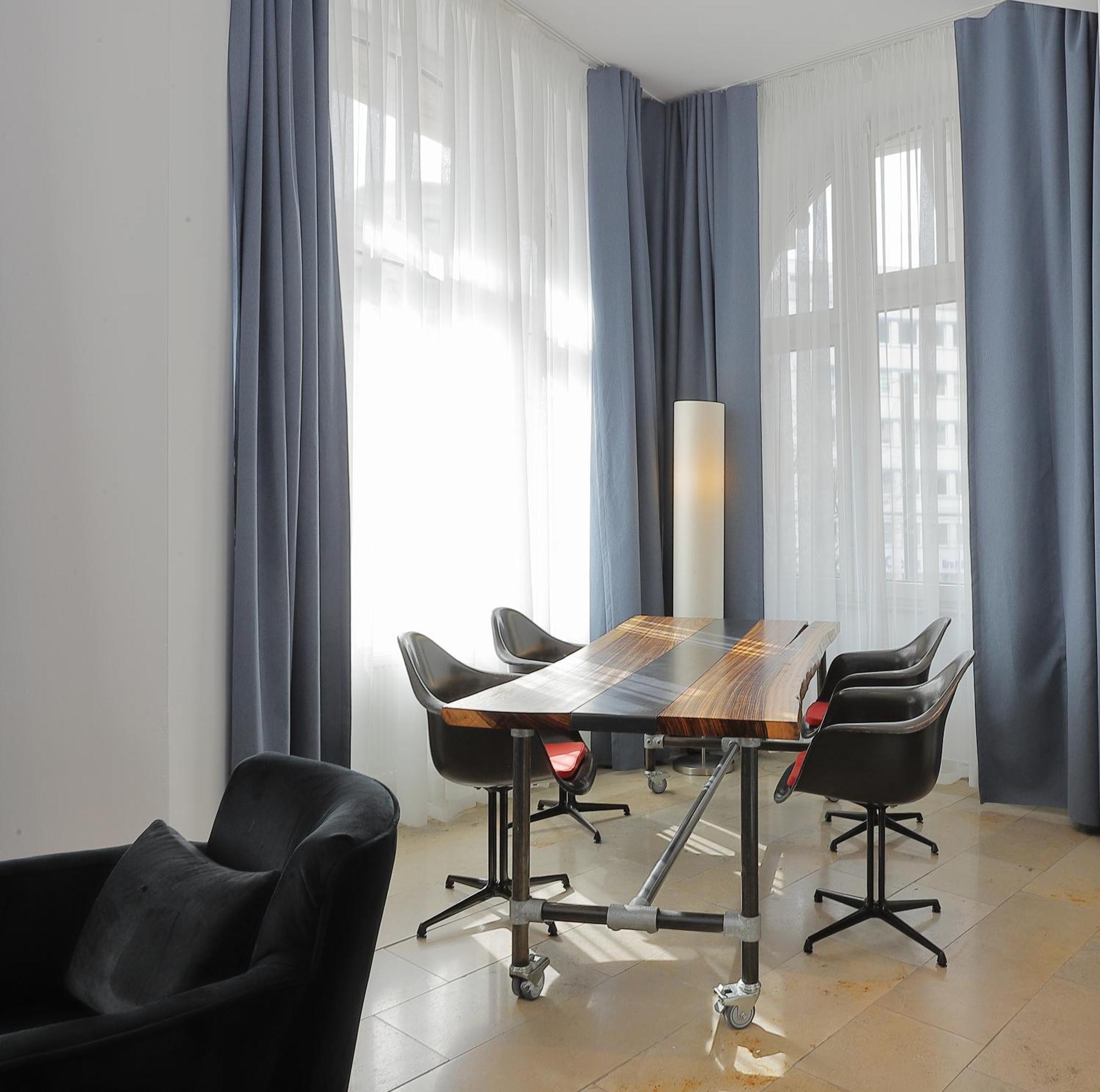 Devin Art Hotel Дюселдорф Екстериор снимка
