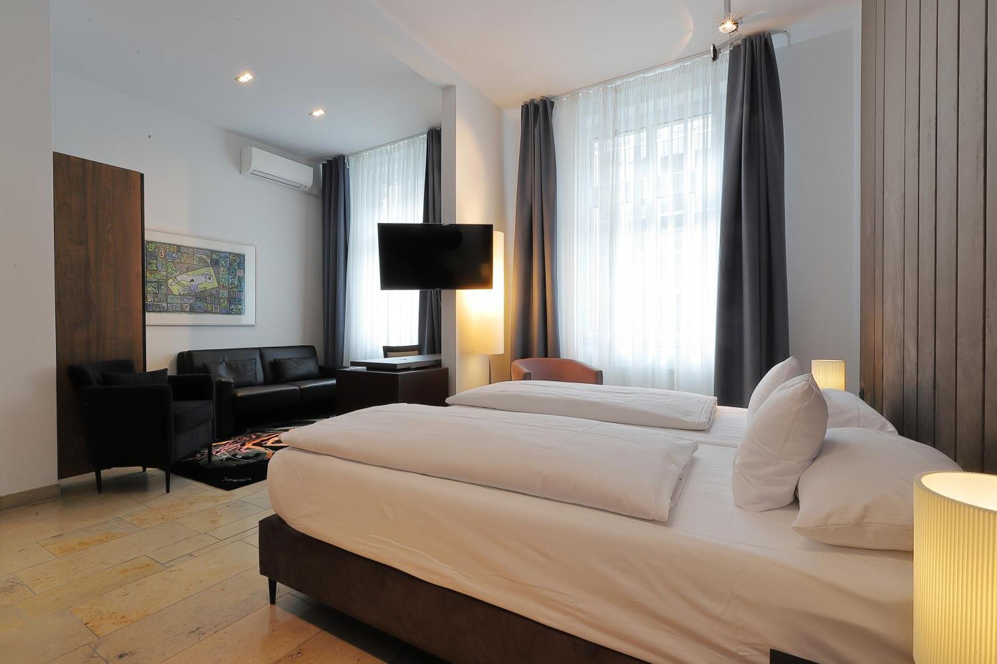 Devin Art Hotel Дюселдорф Екстериор снимка