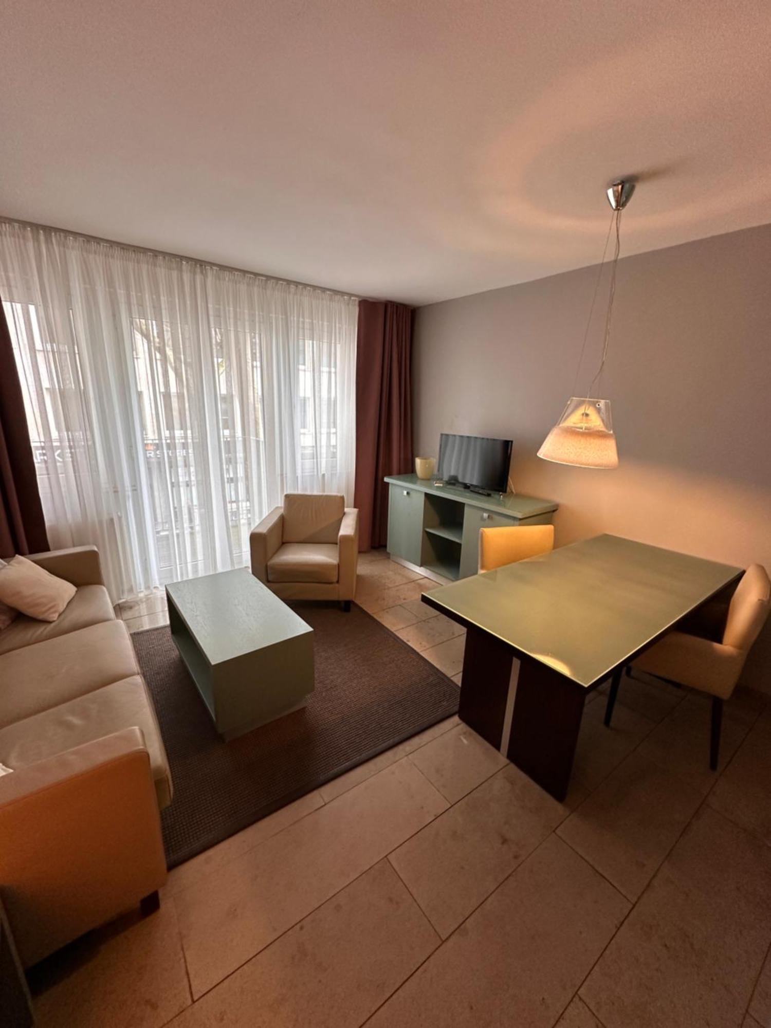 Devin Art Hotel Дюселдорф Екстериор снимка