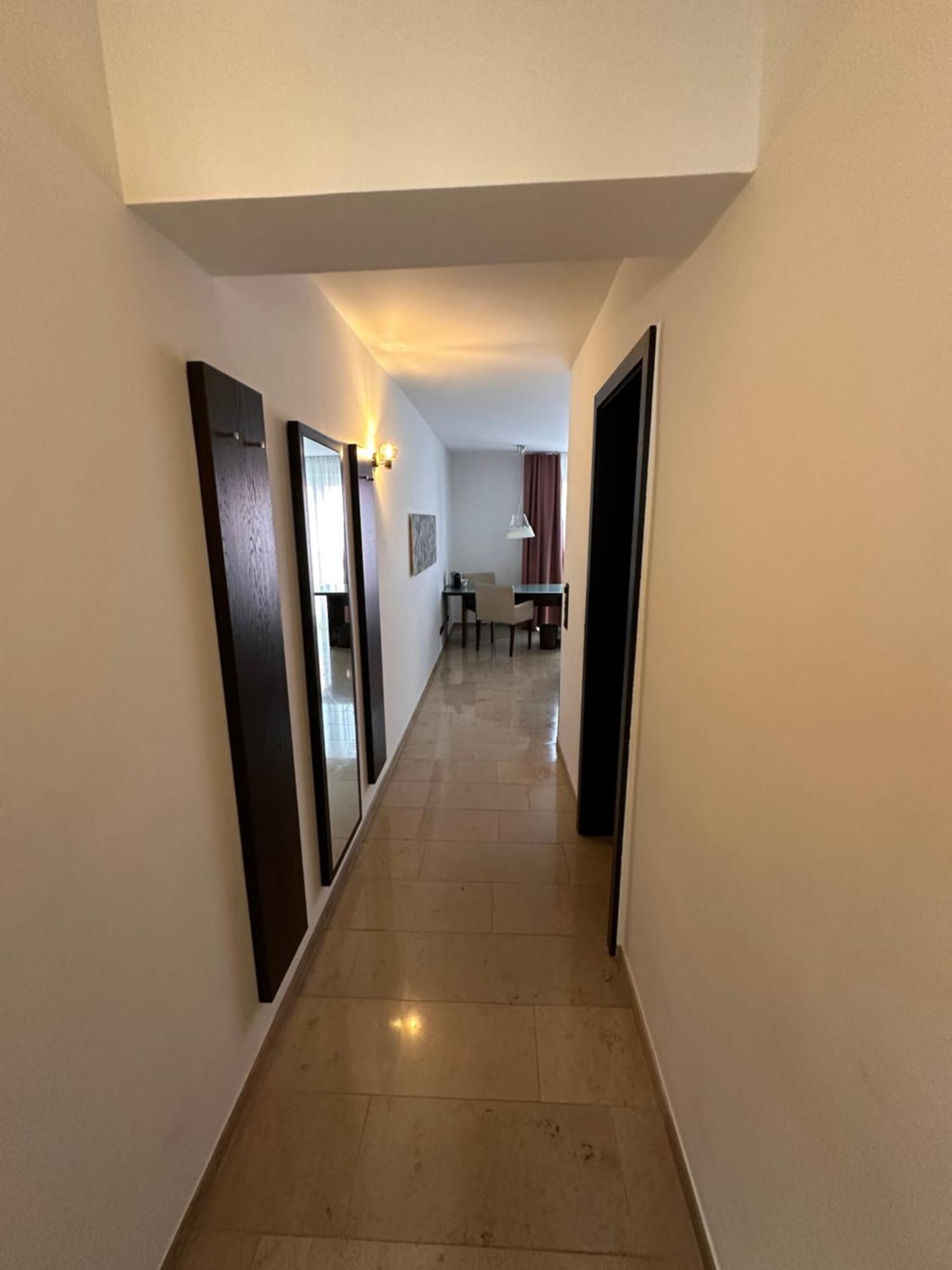 Devin Art Hotel Дюселдорф Екстериор снимка