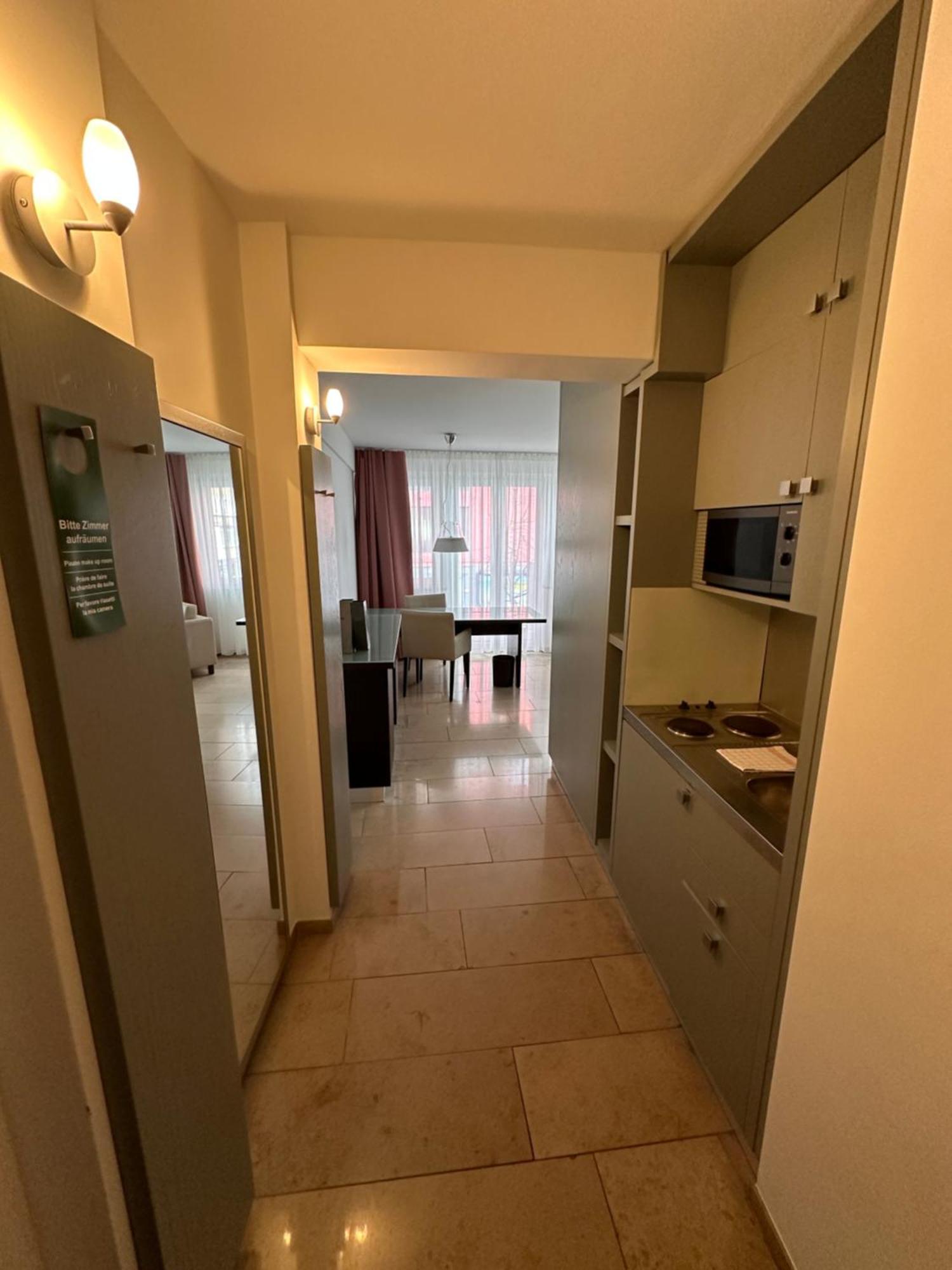 Devin Art Hotel Дюселдорф Екстериор снимка