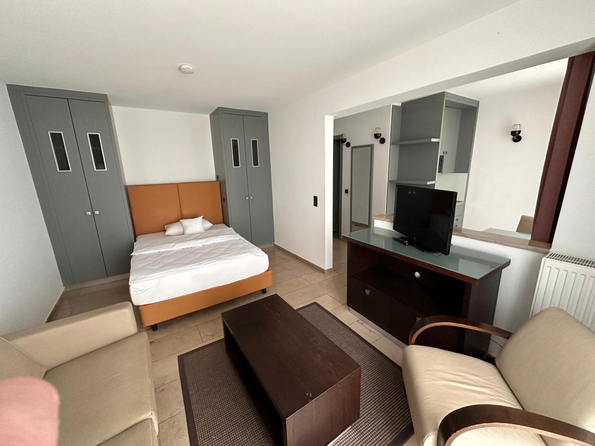 Devin Art Hotel Дюселдорф Екстериор снимка