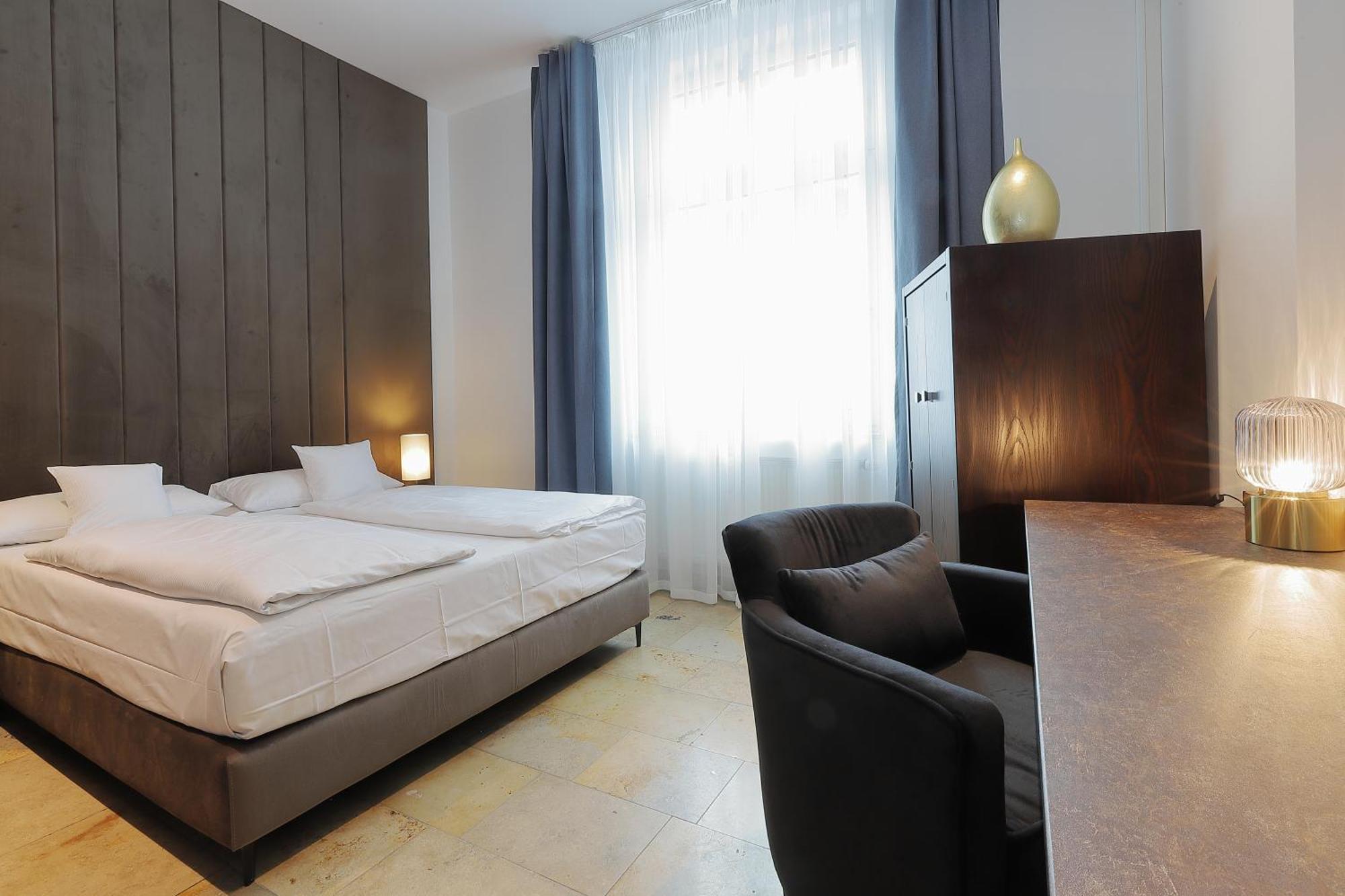 Devin Art Hotel Дюселдорф Екстериор снимка